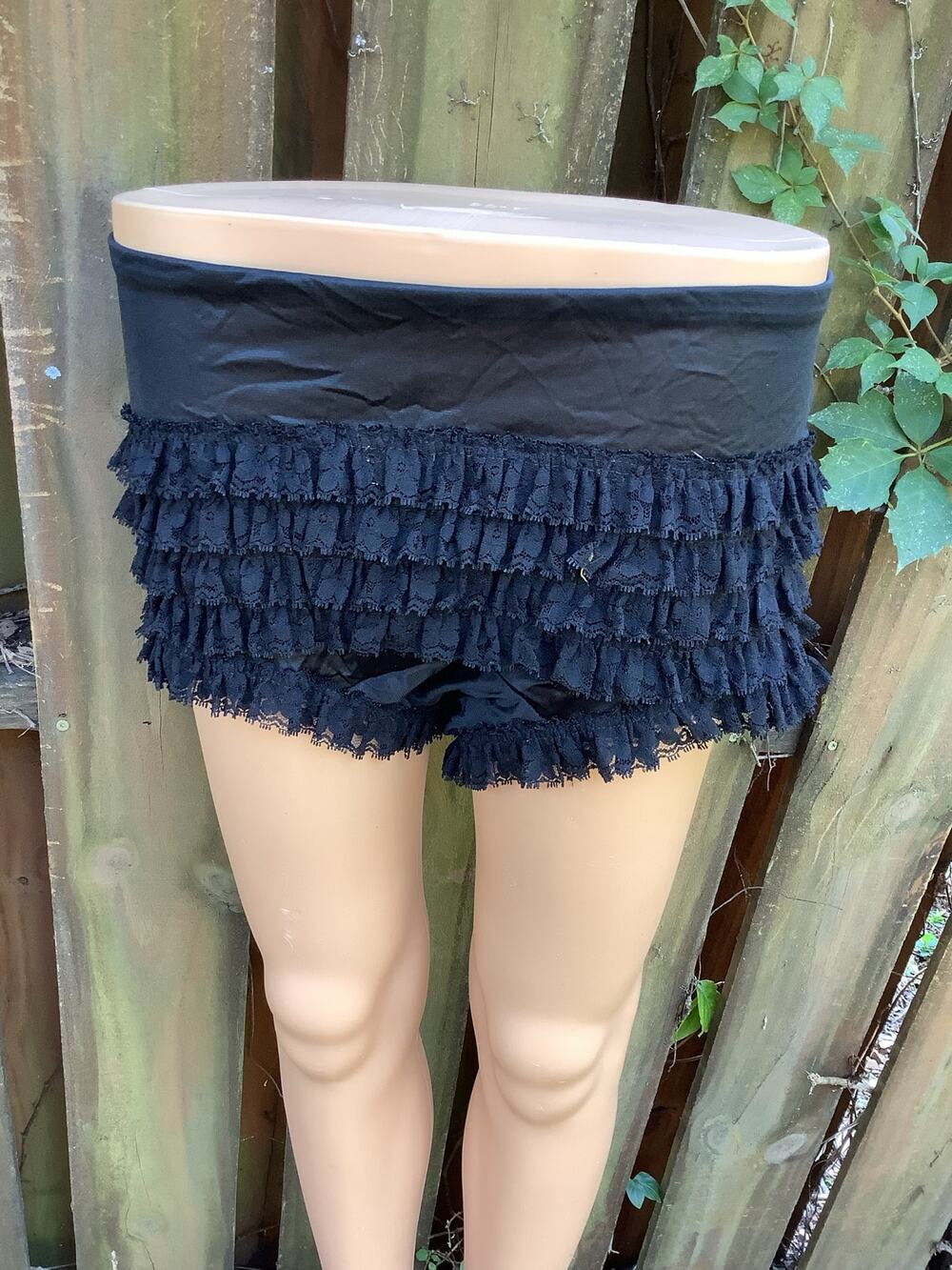 Malco Modes Size 8 Black Ruffle Lace Pettipants Vintage Square Dance Bloomers